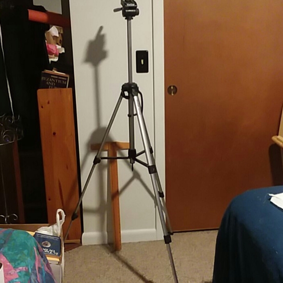 Vivitar Vpt-240 Camera Tripod - Picture 2 of 5